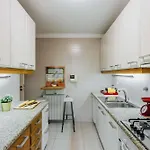 Apartmán Spacious 1br With Parking In Quiet Area