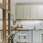 Spacious 1br With Parking In Quiet Area *