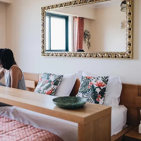 Spacious 1br With Parking In Quiet Area