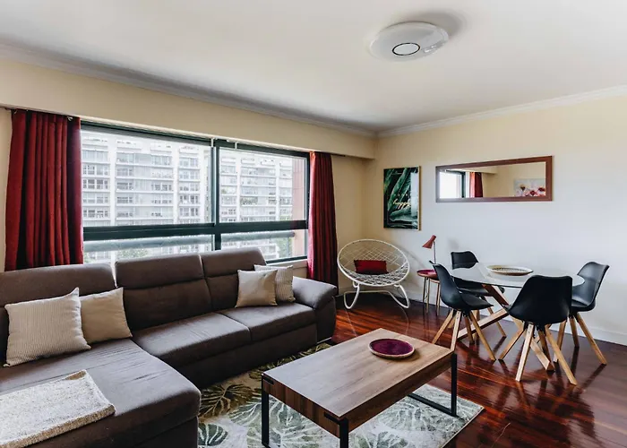 Apartament Spacious 1br With Parking In Quiet Area Vila Nova de Gaia