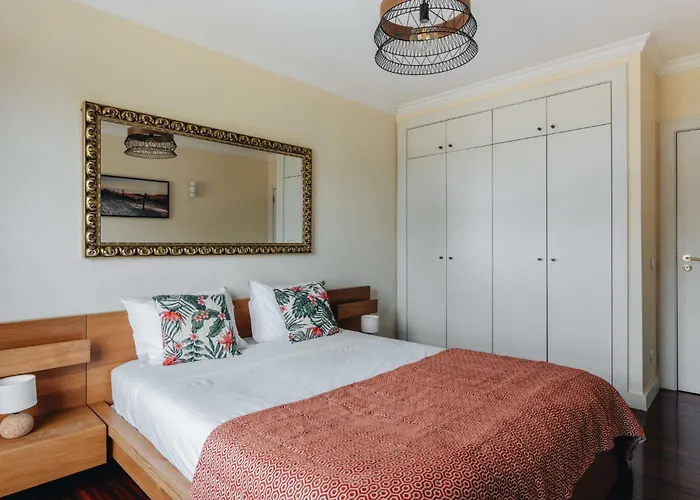 Spacious 1br With Parking In Quiet Area Apartament Vila Nova de Gaia