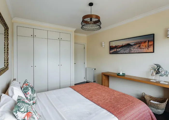 Spacious 1br With Parking In Quiet Area Apartament Vila Nova de Gaia