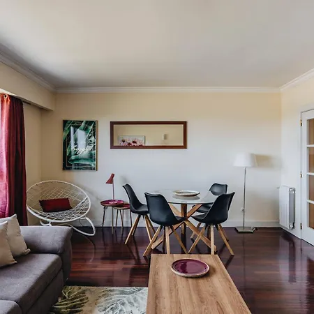 Apartment Spacious 1br With Parking In Quiet Area Vila Nova de Gaia
