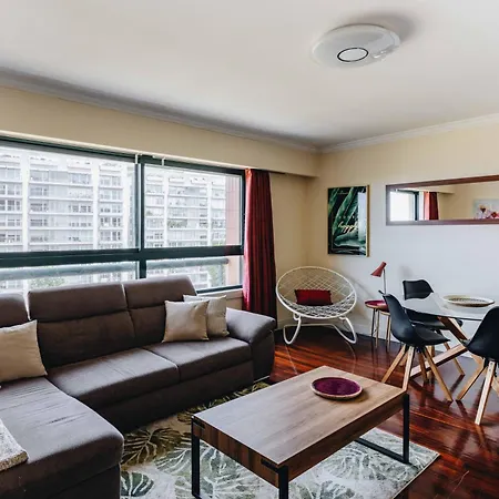 Spacious 1br With Parking In Quiet Area Apartment