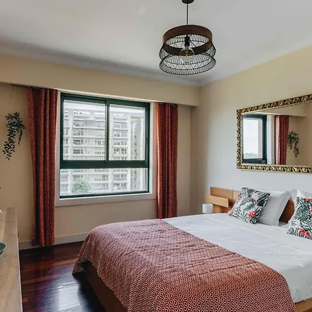 Apartment Spacious 1br With Parking In Quiet Area