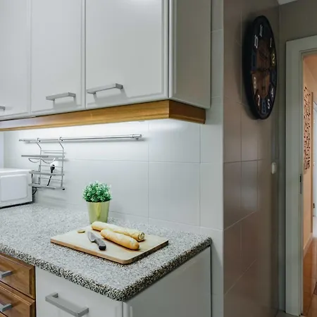 Spacious 1br With Parking In Quiet Area Apartment