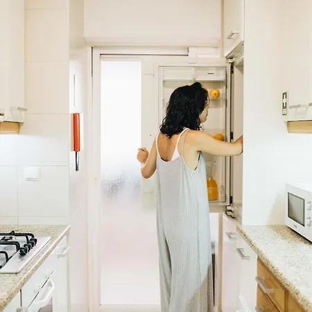 Spacious 1br With Parking In Quiet Area * 빌라노바데가이아