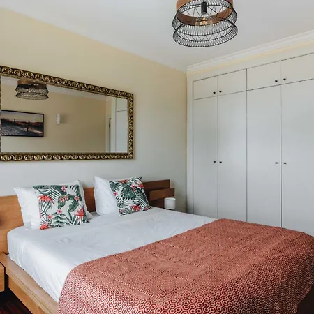 Spacious 1br With Parking In Quiet Area 아파트 빌라노바데가이아