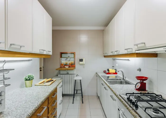 Appartement Spacious 1br With Parking In Quiet Area