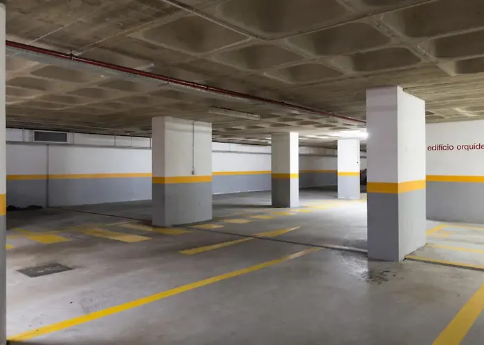 Spacious 1br With Parking In Quiet Area Appartement