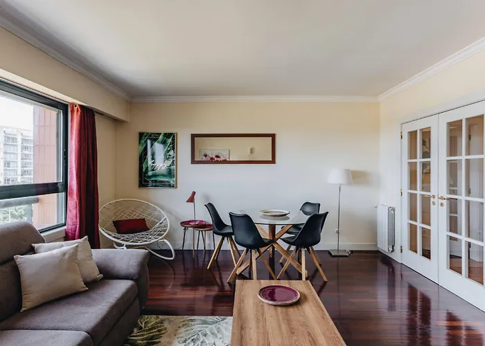 Spacious 1br With Parking In Quiet Area Appartement