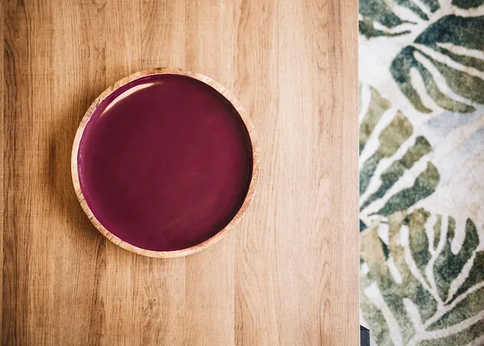 Spacious 1br With Parking In Quiet Area Appartement *